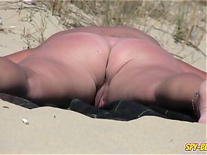 amateur nudist spycam enormous milf Close-Up video